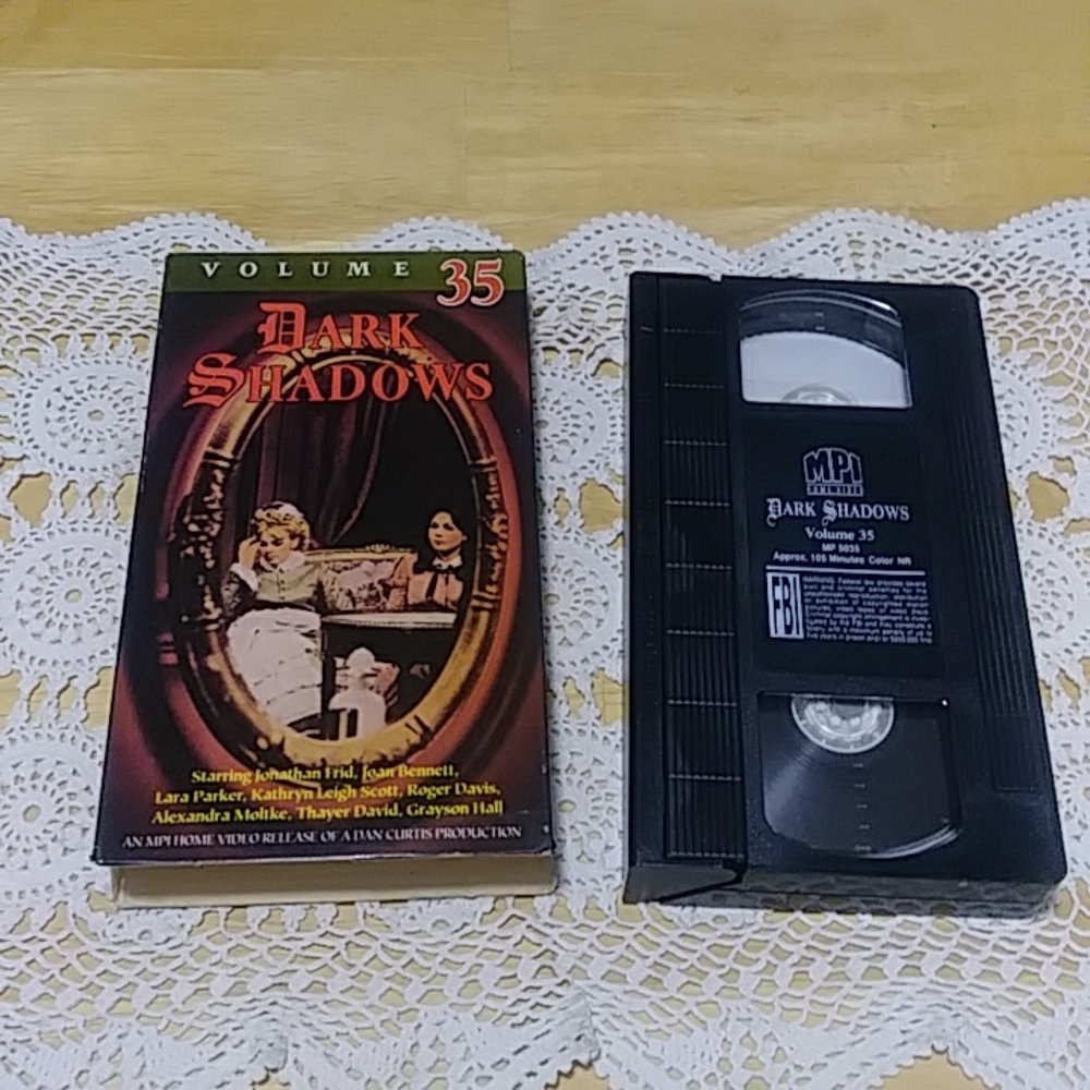 Dark Shadows Volume 35 VHS - Vampires, werewolves, horror, suspense